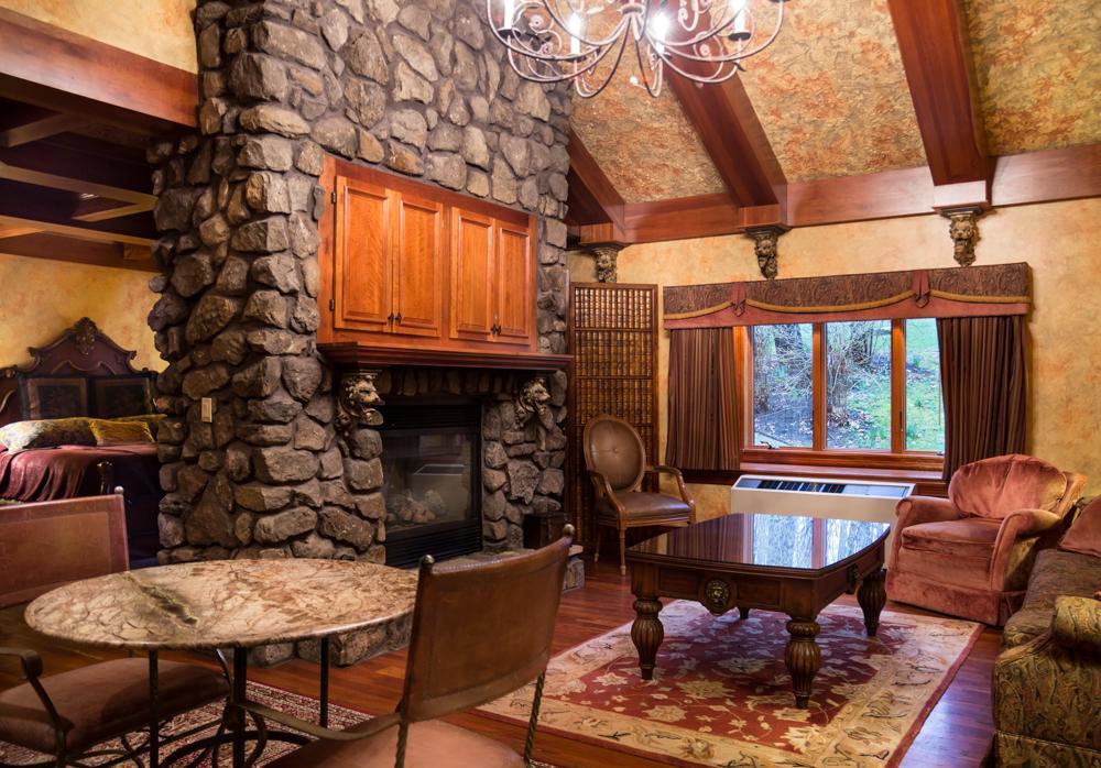 Landoll'S Mohican Castle Loudonville Exterior photo
